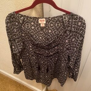 MOSSIMO SUPPLY LADIES PEASANT BLOUSE SIZE M BLACK WHIE LILAC W/TIE SMOCK DETAIL